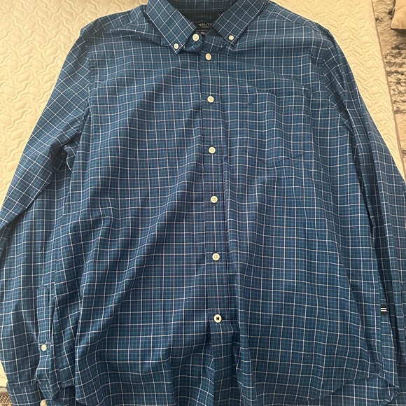 Nautica Men's Navy Plaid Button Down Shirt - Picture 1 of 3